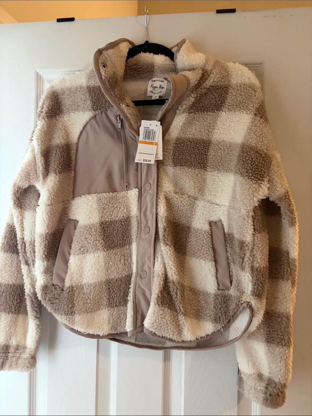 NWT Cozy Sherpa Plaid Women’s Jacket Sz Small - Cream & Taupe